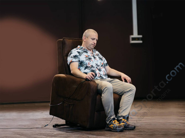 Массажное кресло-реклайнер EGO Lift Chair DM04004 Шоколад