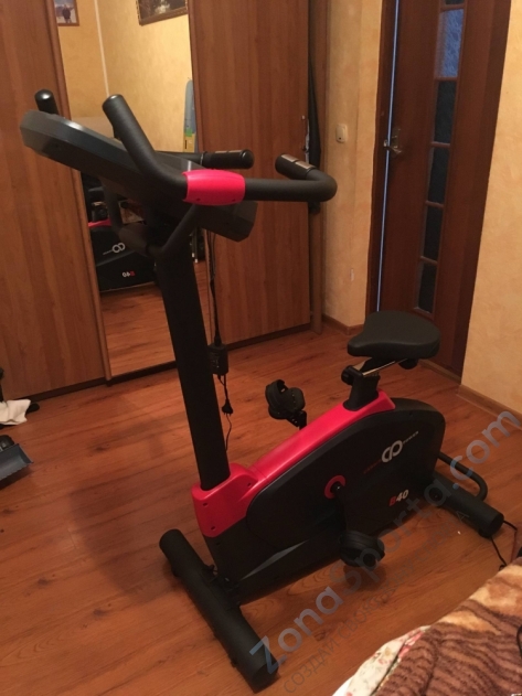 Вертикальный велотренажер CardioPower B40 (2016)